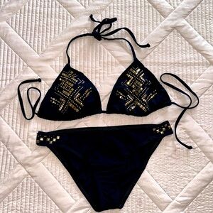 Guess bikini swimming . Top size L bottom M